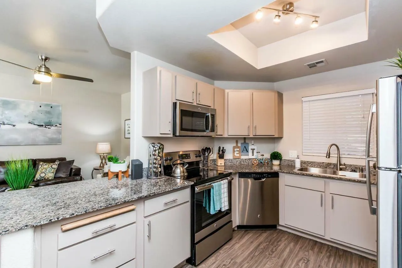 3 Bedroom - Tpc Golf, Shopping & Dining 3 Miles With Parking -1025 Phoenix Holiday home