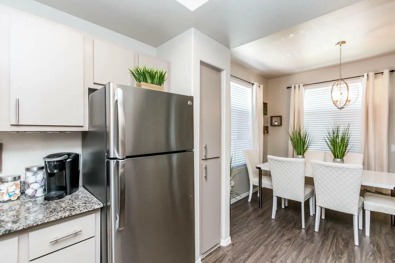3 Bedroom - Tpc Golf, Shopping & Dining 3 Miles With Parking -1025 Phoenix United States