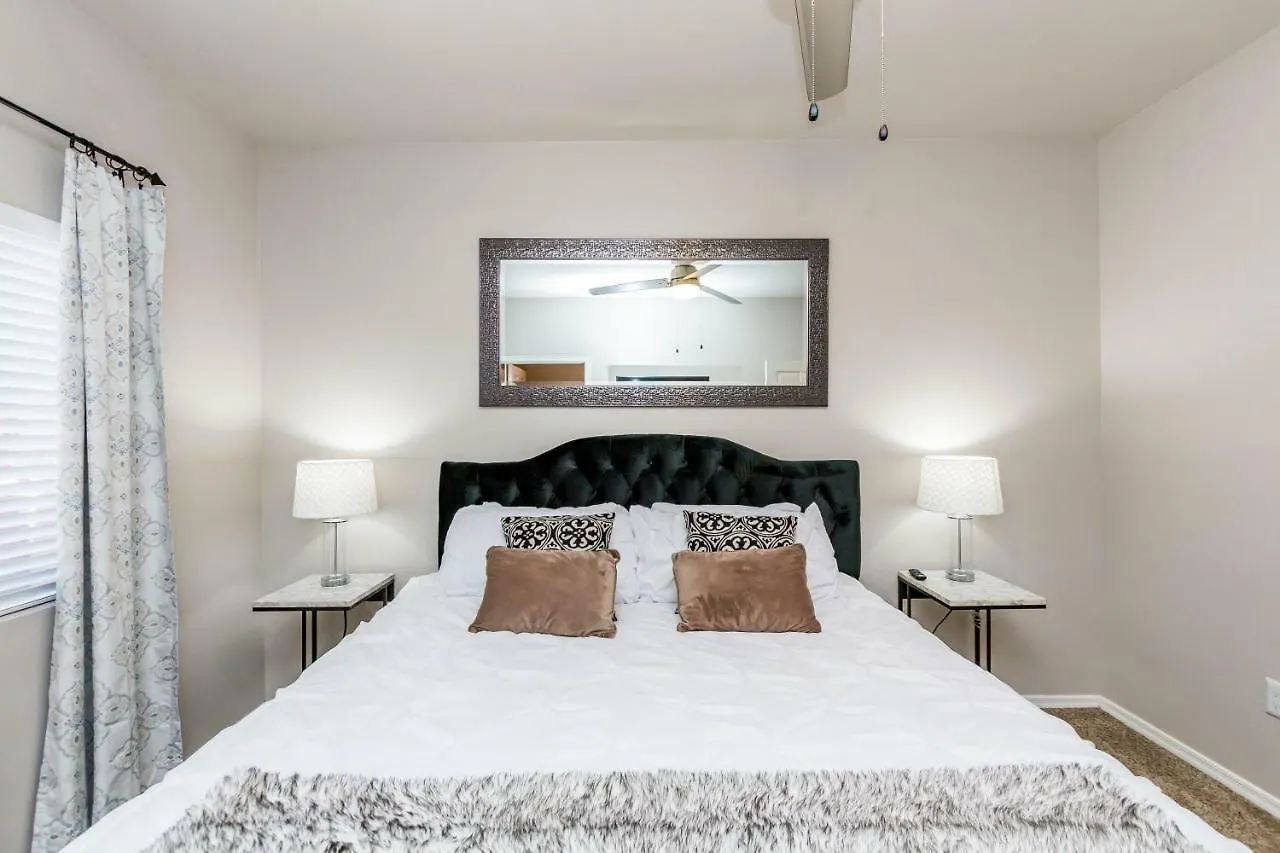3 Bedroom - Tpc Golf, Shopping & Dining 3 Miles With Parking -1025 Phoenix United States